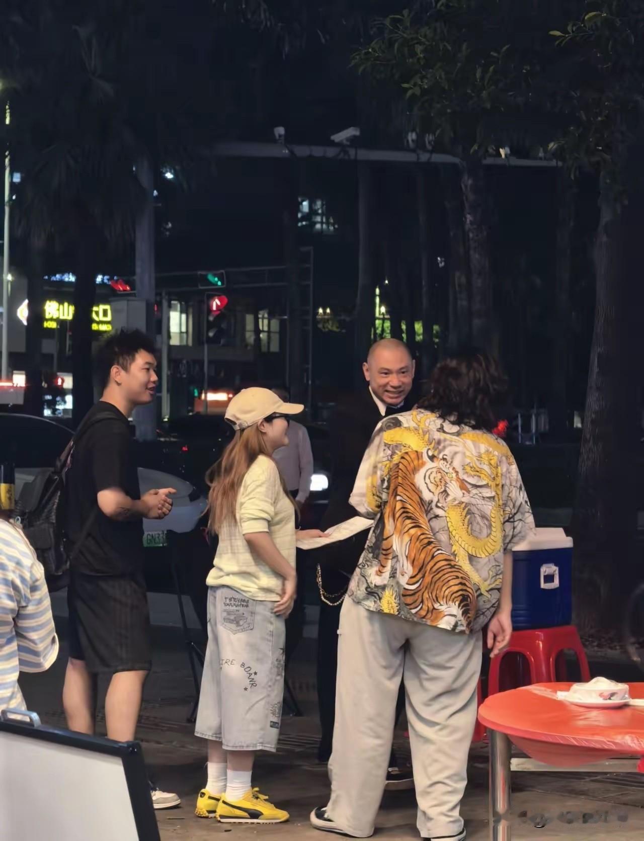 电视上看着一般般，真人巨帅！