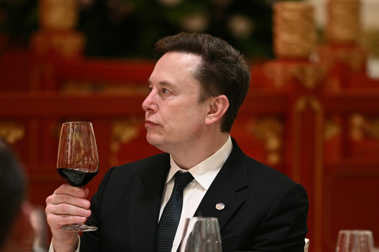 欢迎晚宴的桌面布景，是真的绝美，这才是国家级别的高端审美！ 别说世界首富没见