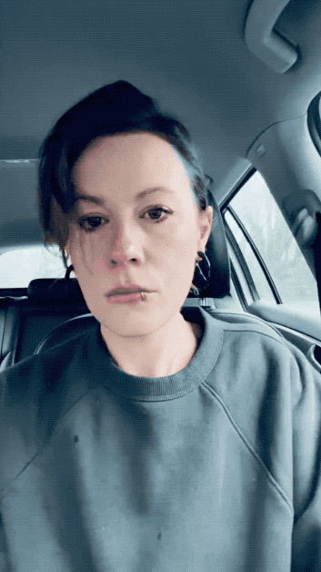 美国流浪汉死在圣诞节前：被冻死后尸体变蓝，还带着圣诞帽攥着打火机！昨天我们说的波