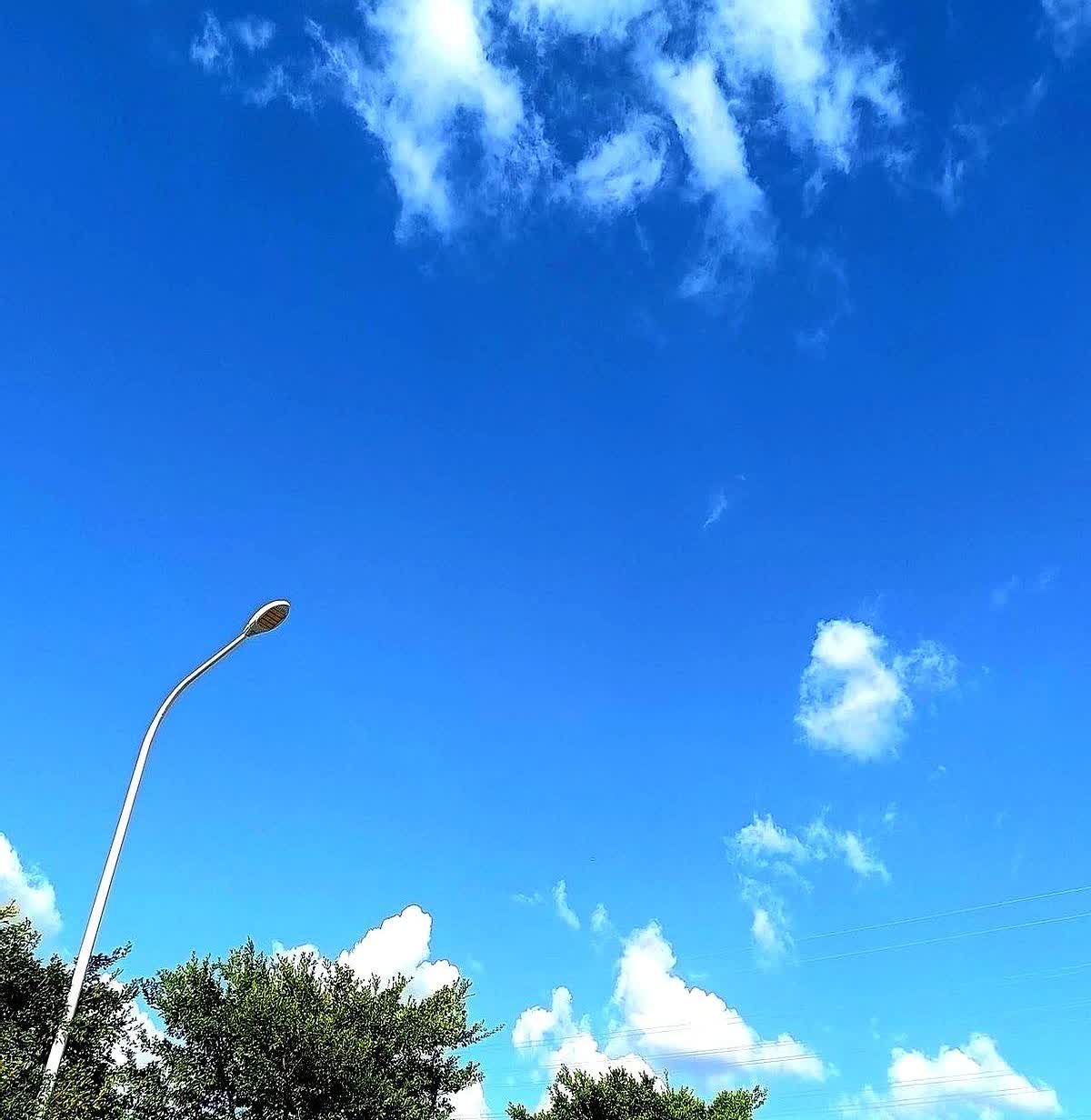 9月10号起，科三通过率一夜腰斩，从六成跌到三成，挂掉的学员在考场门口坐到天黑。