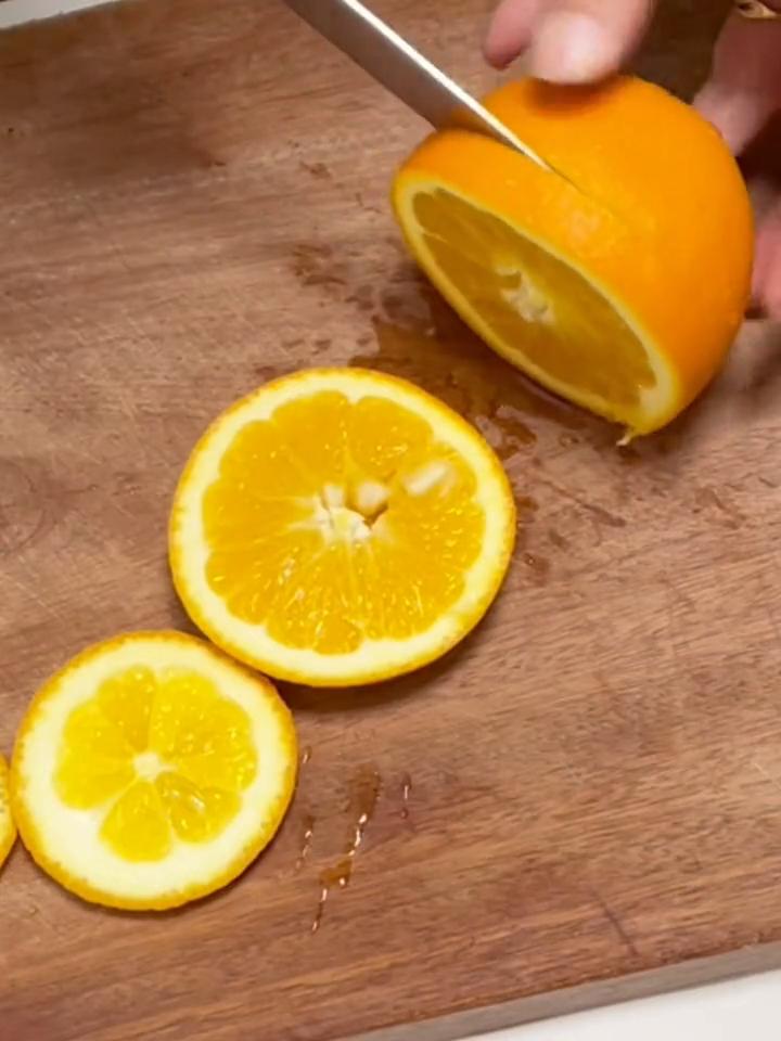 冰糖雪梨热橙茶，润喉一绝！冰糖雪梨热橙茶，调理慢性咽炎，好喝又润喉。·橙子洗