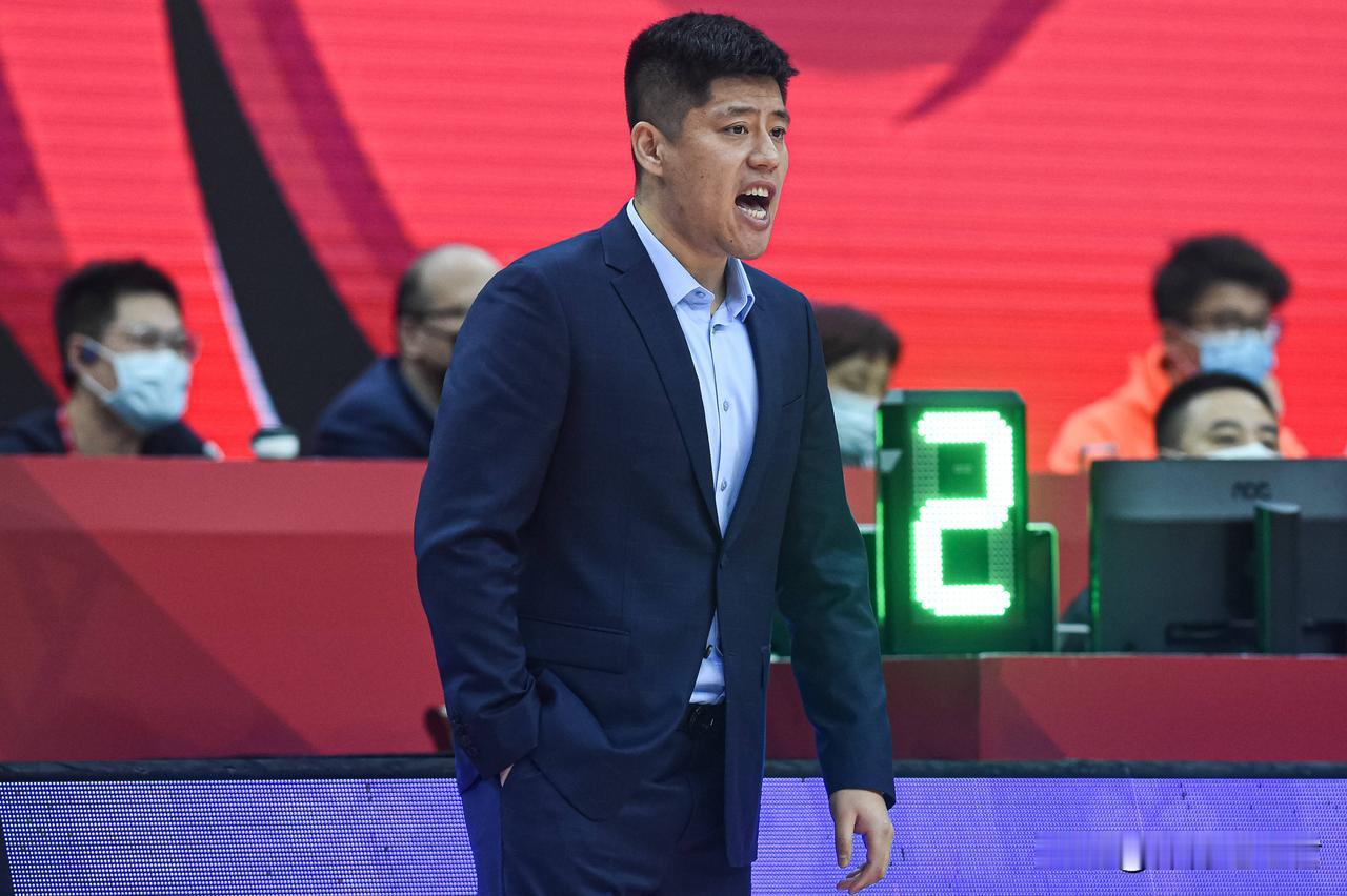 潘江或出奇招！今天晚上，广东男篮将在客场对阵山西男篮！虽然山西男篮拥有魔鬼主场