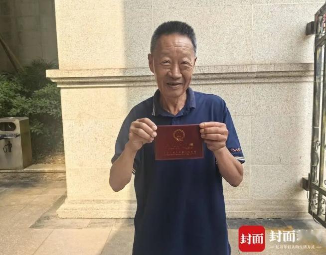 “太仁义了！”8月18日报道，黑龙江哈尔滨，一男子被餐馆老板娘收留，后来餐