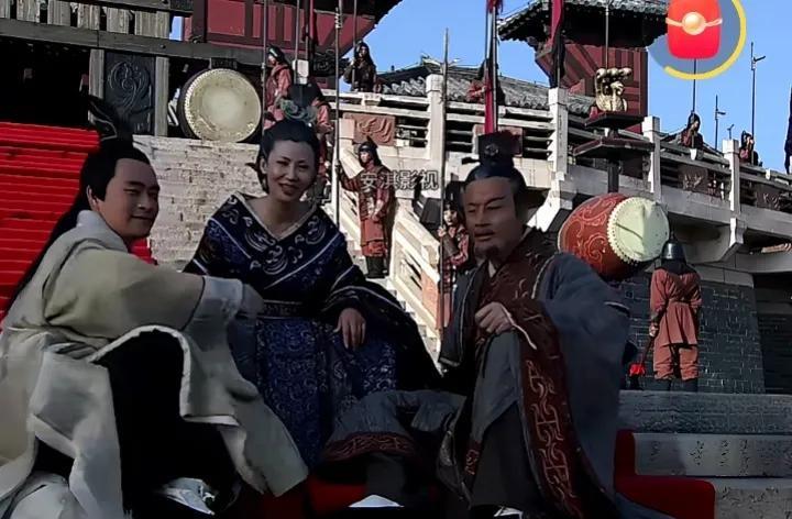 “天下没见过这样的皇帝啊！田种的好还封爵，还赐房子赐地啊！”这样的好皇帝便是汉
