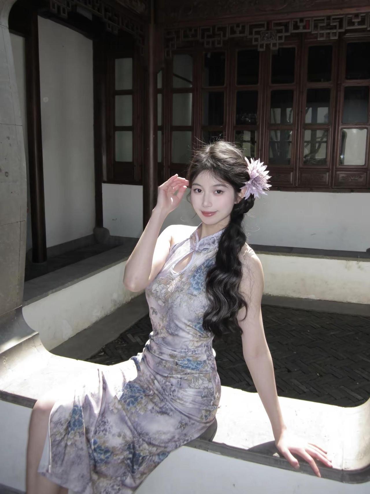 紫色果然有韵味。旗袍新中式