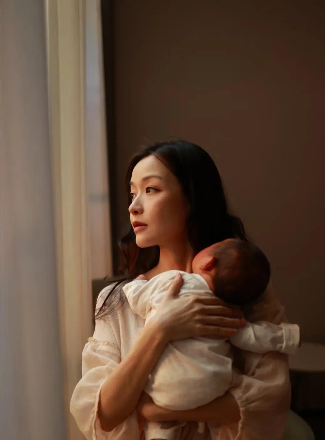 因为我妈和我嫂子发生争吵，我哥打了怀孕两个月的嫂子一巴掌。本意是想让她反思自己的