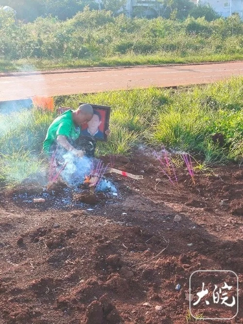 #孤胆姐姐为弟追凶案23日一审宣判#【#孤胆姐姐想捧一抔黄土带弟回家#】12月2