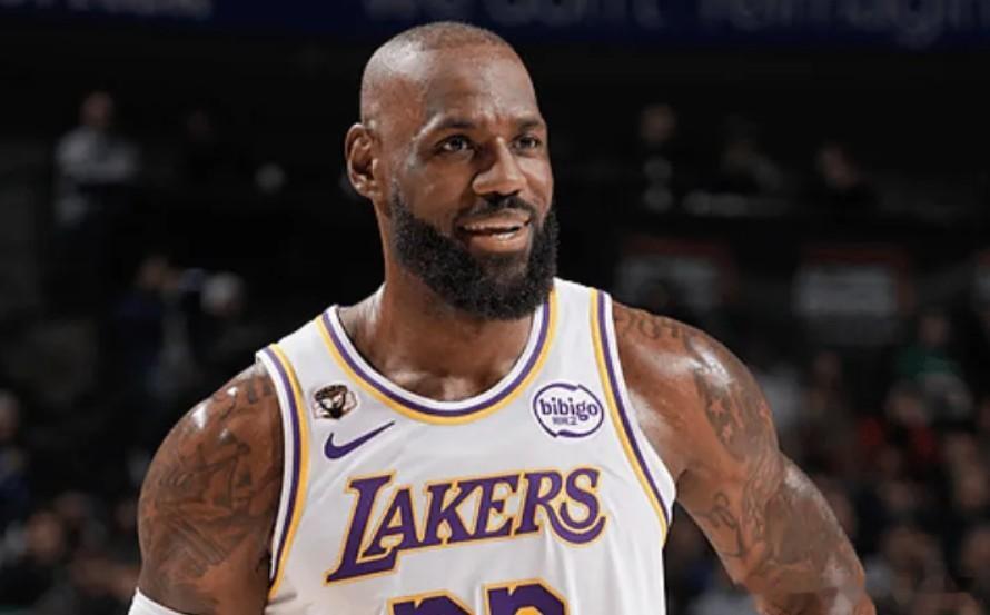 湖人逆转独行侠！狮王詹可怕的一战！太传奇了，在比赛最后阶段湖人落后13分，而且时