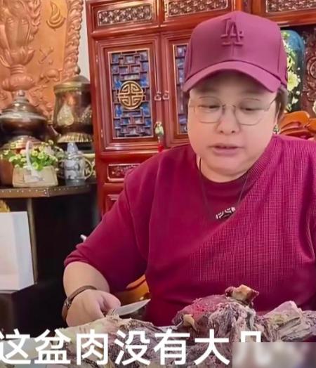 韩红捐救护车的内蒙古，查了一下牧民的收入，2025年一年的年收入10万到30万，