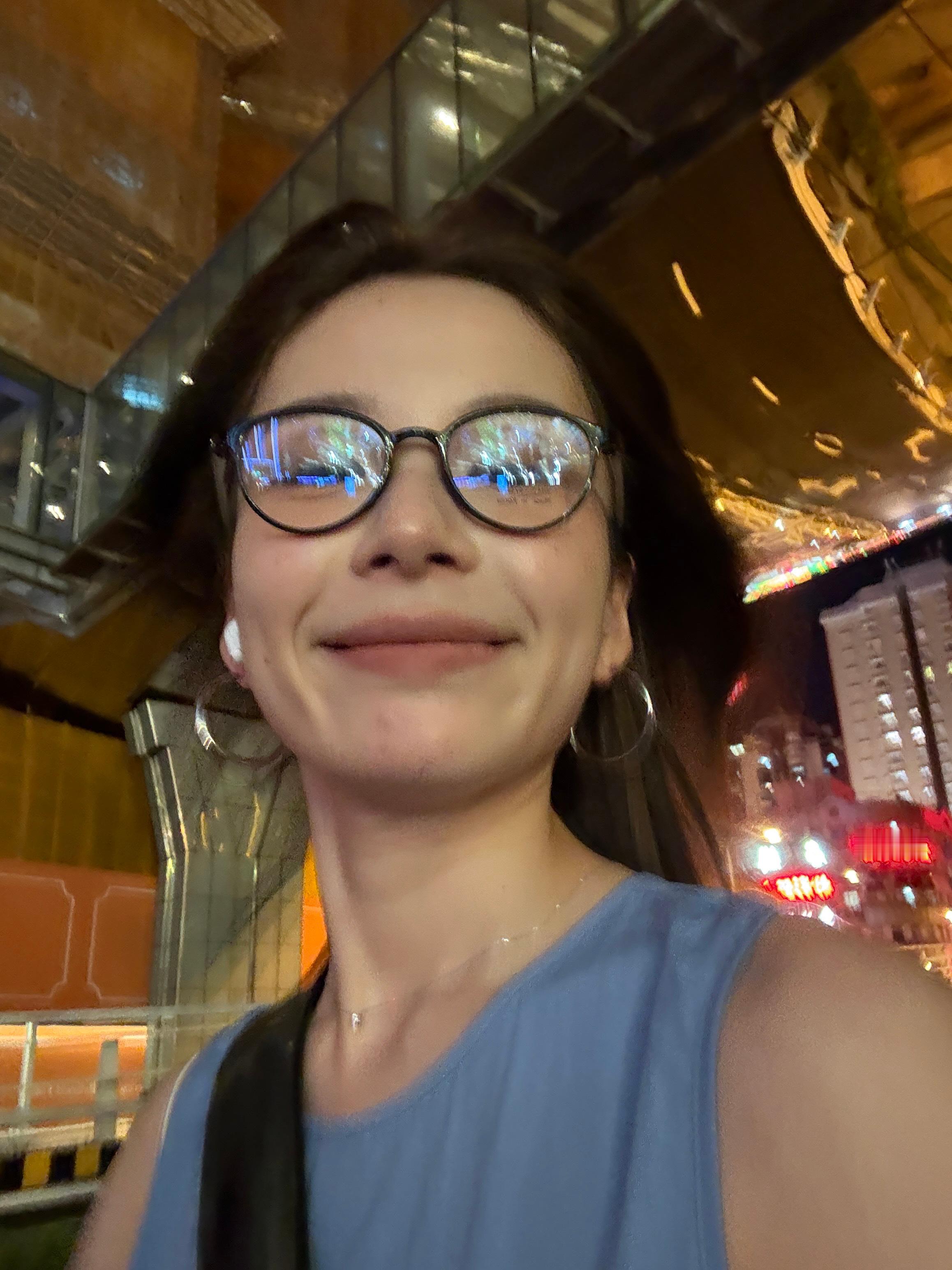 一个人出行还蛮爽的就是没逛到好买的地方嘿嘿​​​