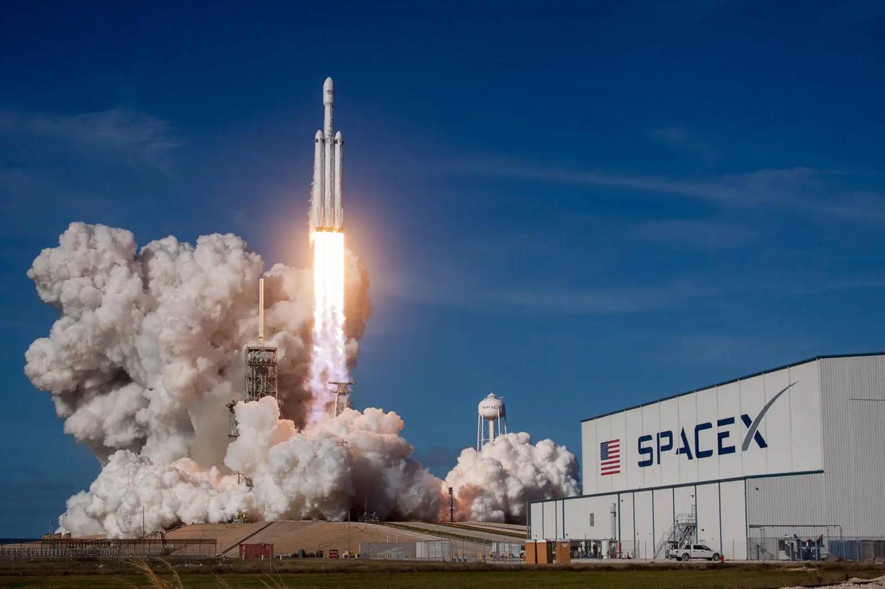 炸场！史上最大IPO居然诞生在航天圈！SpaceX正式登陆纳斯达克，募资