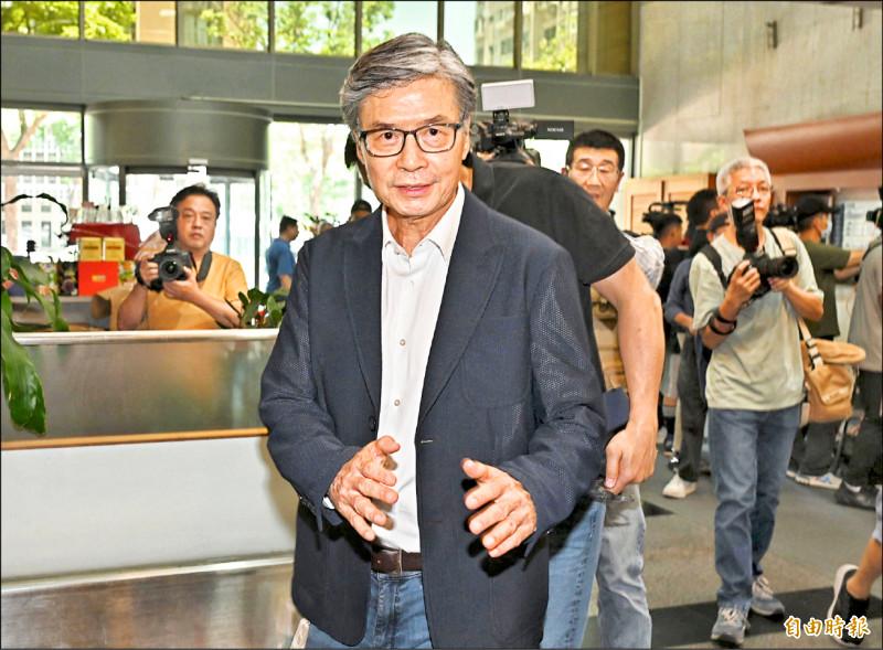 郑丽文：让马英九留下应有的体面马英九基金会延烧政治风暴，前执行长萧旭岑与捐款台