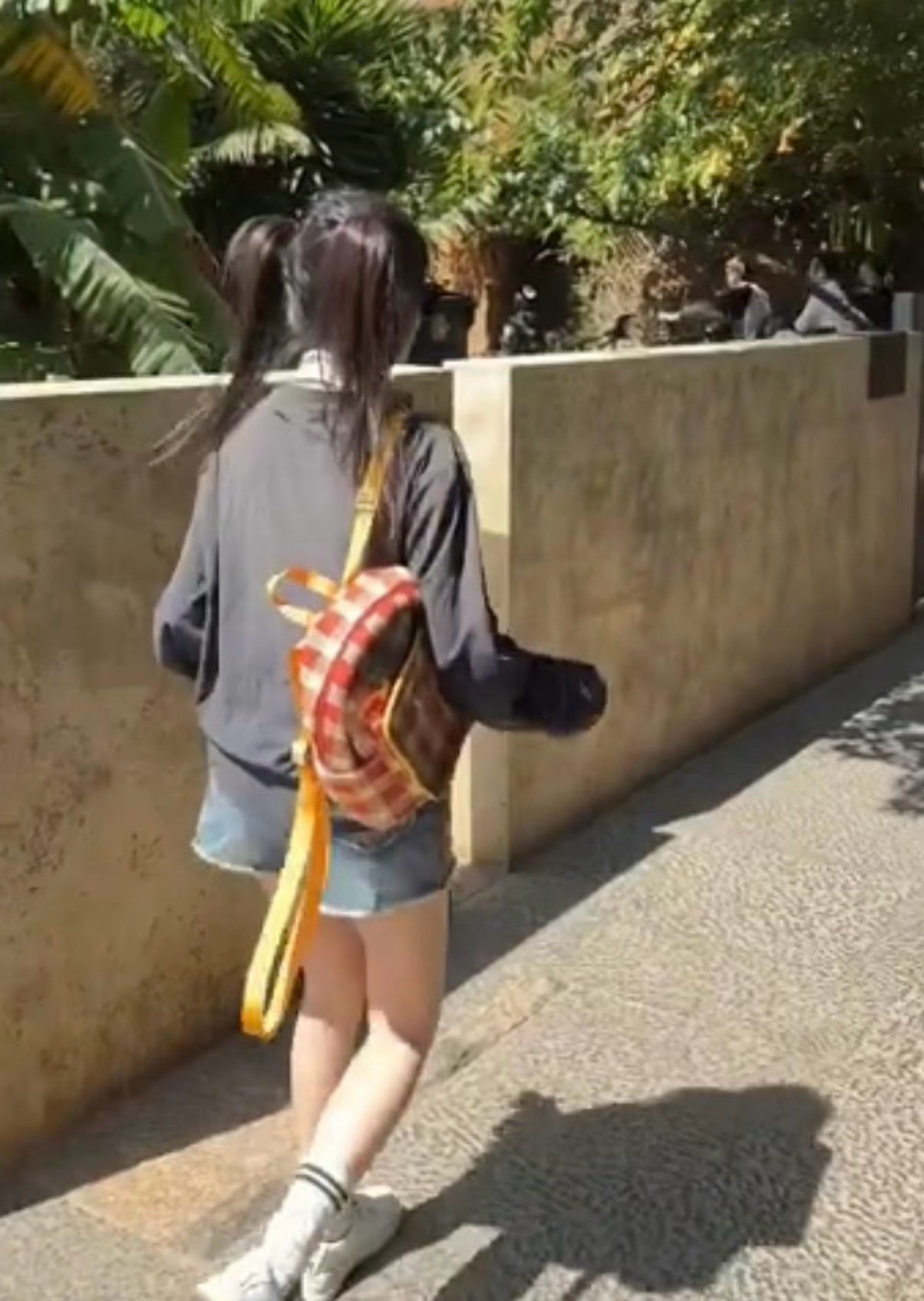 看小孩就好