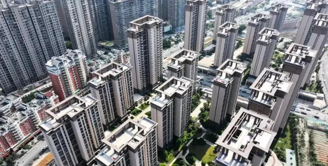 福建南安市近几年来的城市建设一角，目前正大规模投入老城区的拆迁建设，加上全市各大
