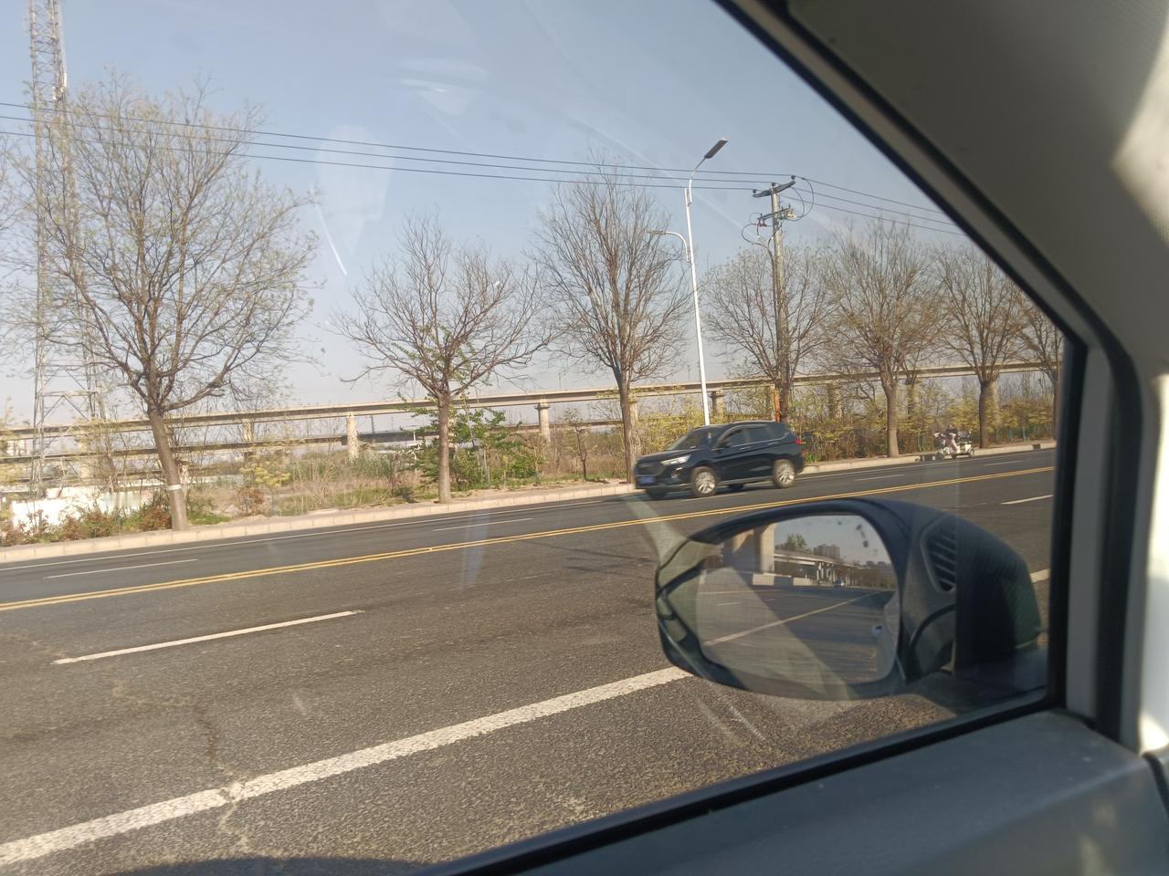 他骗我怀了孩子，又骗我打掉，直到他老婆上门大闹，我才知道一切都是谎言那天下午