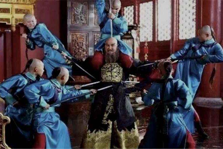 康熙八年五月，紫禁城里上演了一场后来被史书反复记载的戏。一个十六岁的少年