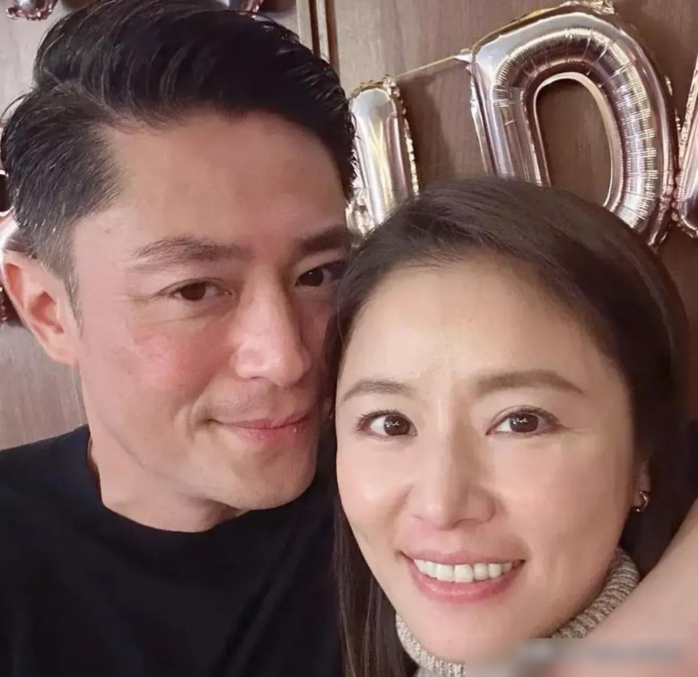 林心如挺着大肚子自己去产检，老公在外拍戏，她说无所谓啊。这话搁普通家庭早炸锅了。但她真不是嘴硬。结婚