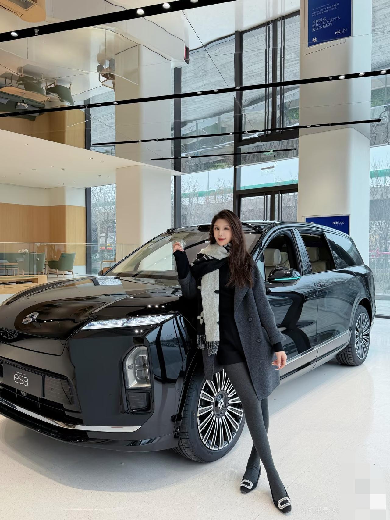 蔚来ES812月销量22258辆，蔚来ES81月销量17645辆，蔚来E