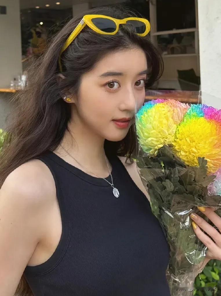 李凯馨事件也给所有同行明星们敲响一记警钟，小心身边的助理！李凯馨“辱华”录音