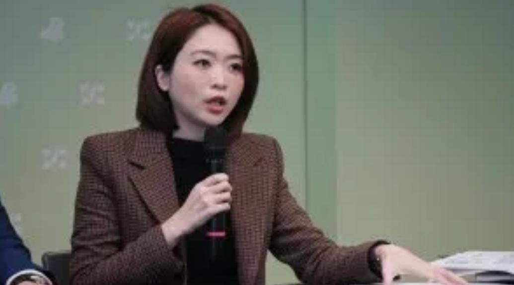 民进党不敢对洪秀柱下手，却将气直接撒到了国民党身上，在9月4日的记者会上，民进党