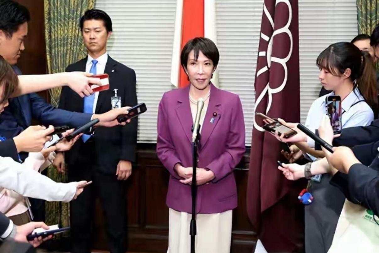 中日冲突延续至今，数据亮眼：高市早苗支持率达63.3%，远超反对的25.6%，