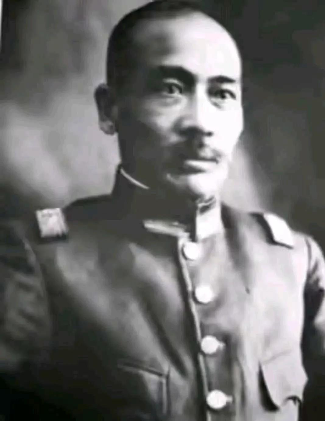 公元1638年，满清军队杀死了明朝一品大员家中47口，这位一品大员临终前