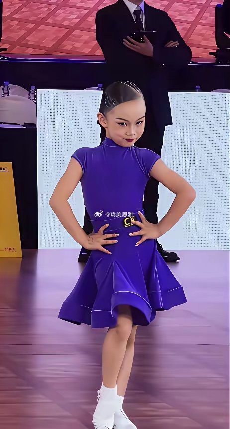还是觉得小孩要“练武”不要“练舞”，尤其是拉丁精气神一眼就能看出来