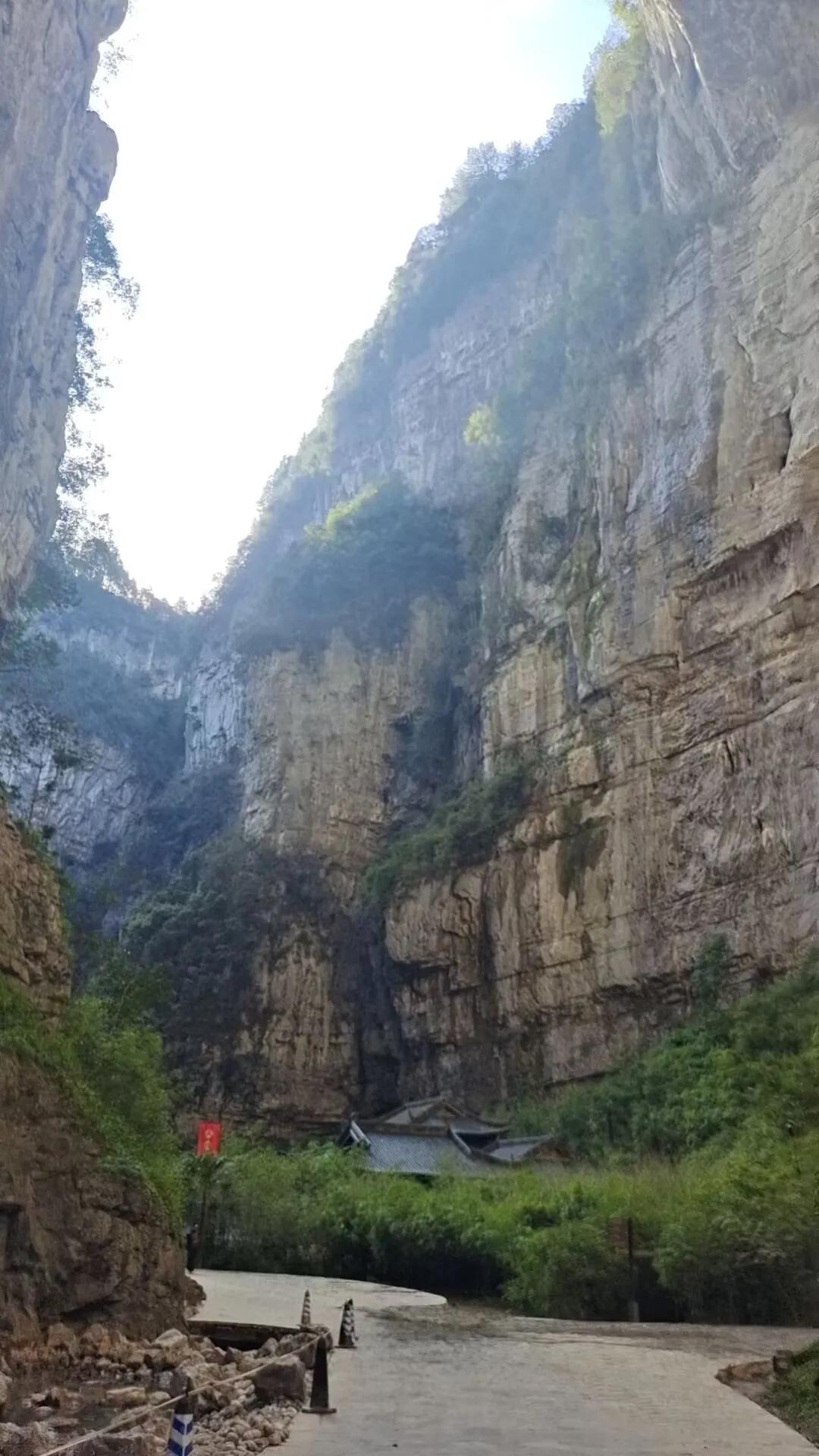 新型职位陪爬山分析这个问题，今天下午城市舞厅舞友微信发给我说，现在一个新型职业
