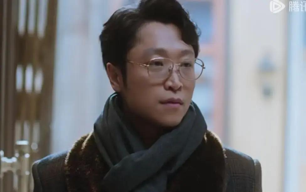 锅气还能还债？鼎庆楼的老舅不信邪，他逼二胖用九十年代的铁锅，烧松木柴，炒一盘消失