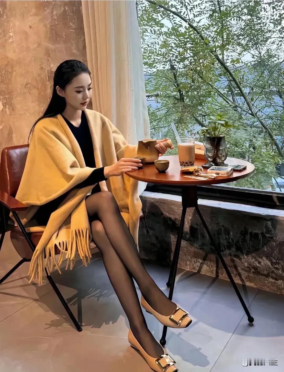 做一个知足的人，修一颗宽容仁慈的心。不计较，不攀比，不嫉妒，如此，方能幸福的度过