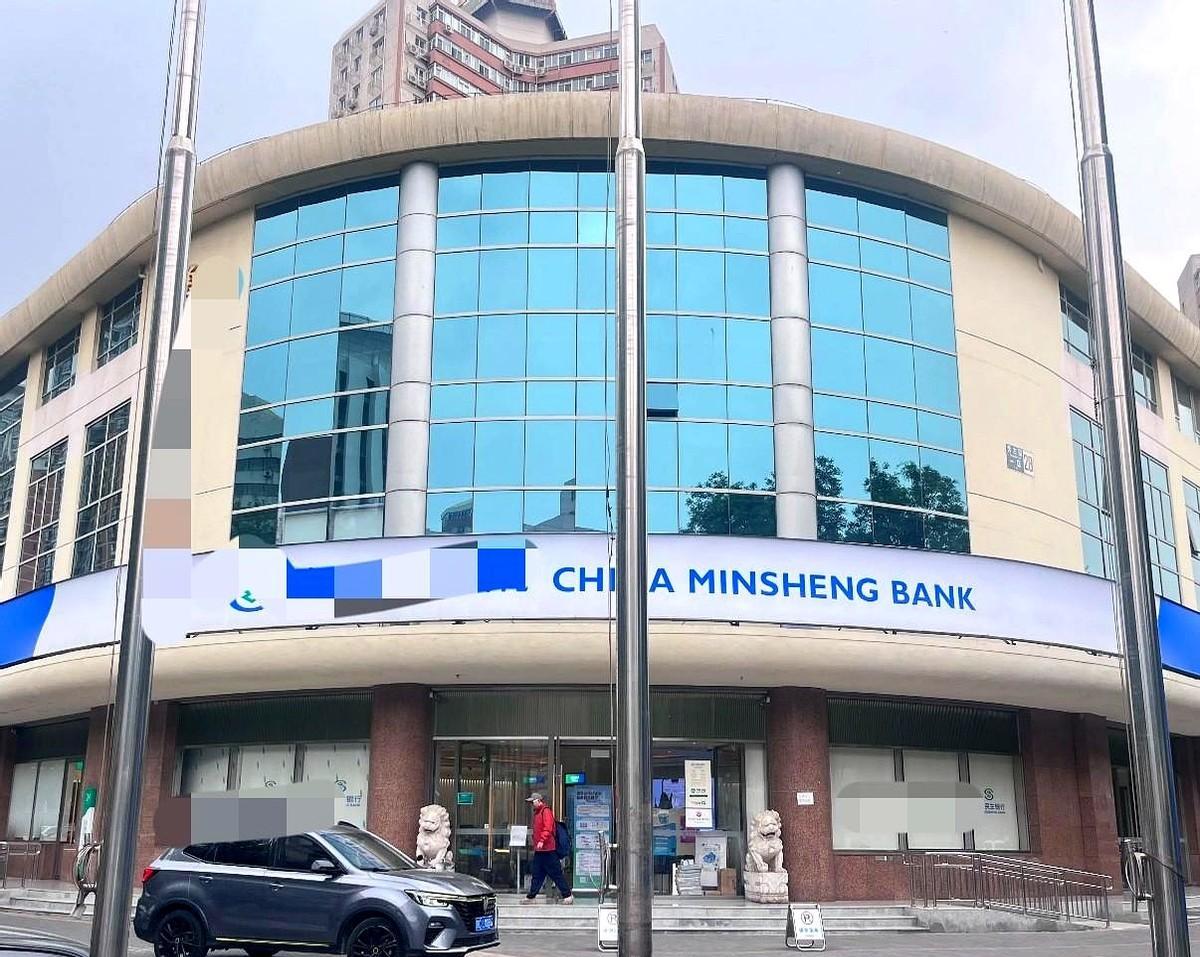 不要当当银行房东！北京的楼主说自己当时花了1900万买了国贸对这套商铺，一年收