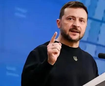 无可救药了！乌克兰总统泽连斯基表示，没有必要修改宪法，删除乌克兰加入北约的条款。