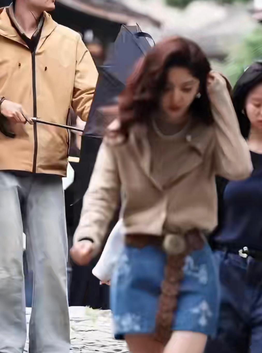 章若楠《想把你和时间藏起来》沈千盏路透，港风明媚感！