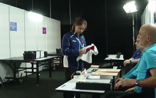 孙颖莎身后这两个小细节，藏着国乒最暖的神仙队友情看国萍的日常真的很容易被戳中