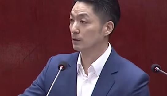 台北市长蒋万安今上午赴议会进行项目报告并备询，国民党籍议员汪志冰提到沈伯洋终于站