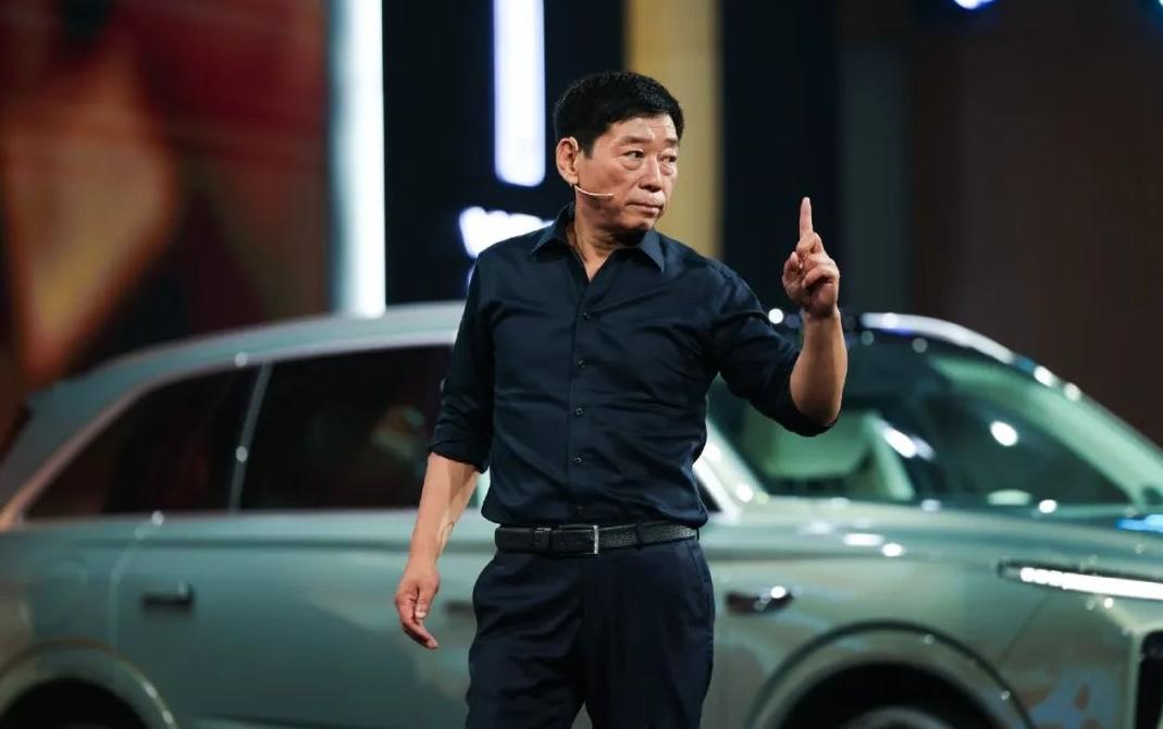 魏建军这回是真的豁出去了，为了造出一款能打的MPV，竟然直接搬回来5辆丰田埃尔法