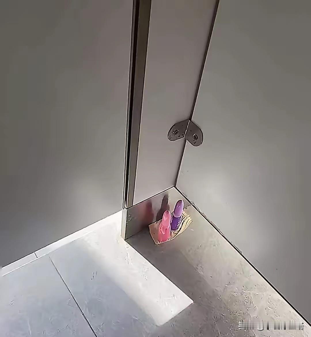 谁掉的💄口红啊都不要了吗可惜了可惜了