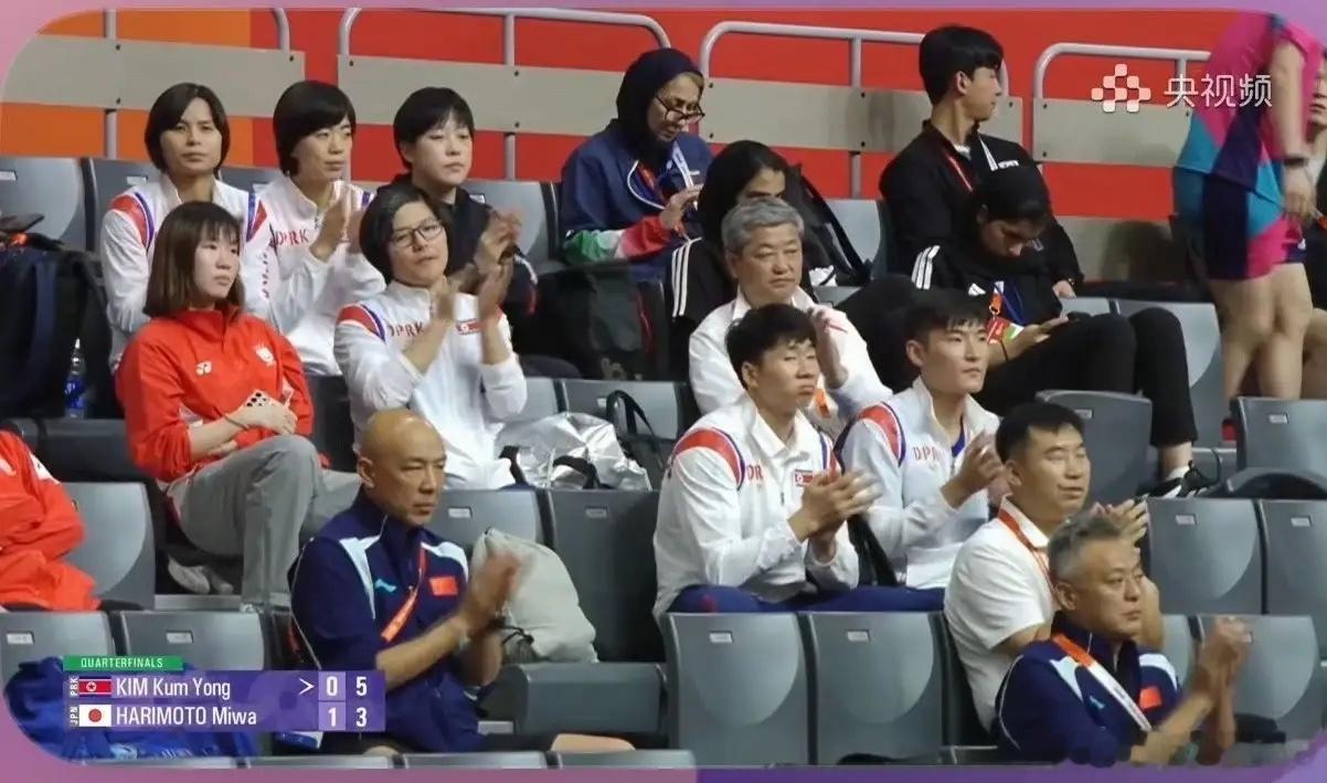 金琴英🇰🇵你可是亚锦赛女单冠军啊，前两局张本美和🇯🇵11-7，12-10