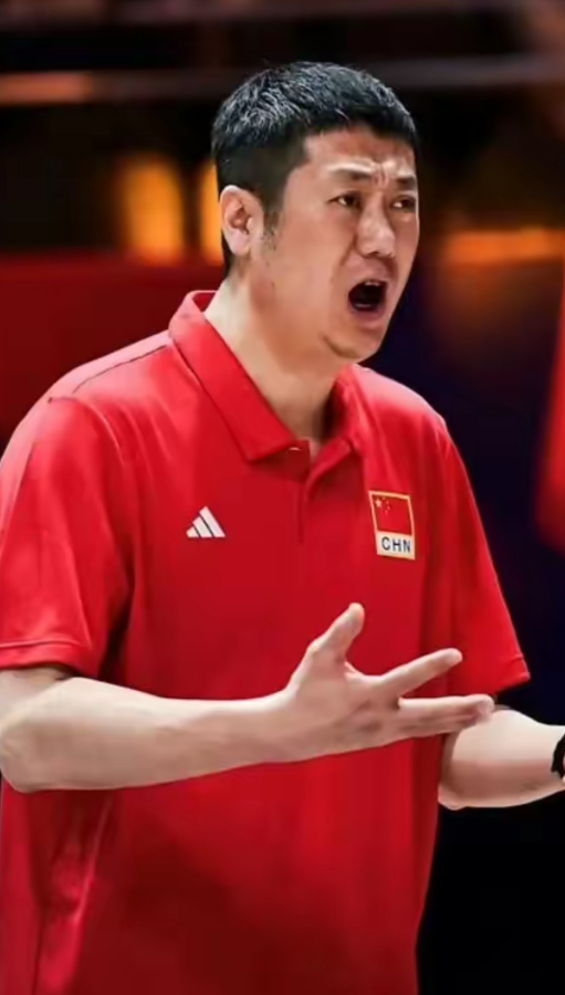 赵勇又出昏招中国女排副攻要调整，这是不争的事实，最该下的是王媛媛，万梓月，但