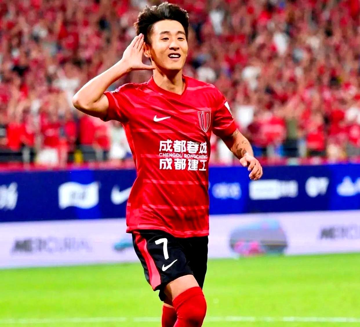 成都蓉城安然无恙！尽管成都蓉城惨遭5连平，但是对于他们夺冠来说，没有丝毫影响。