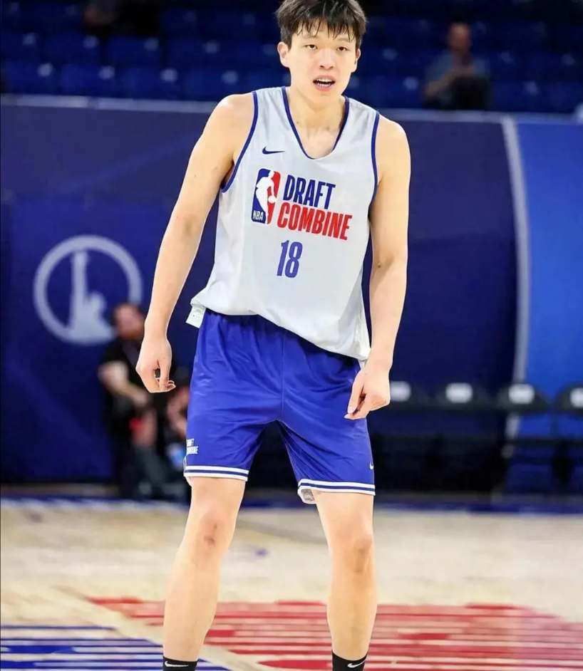 开拓者vs火箭夏季联赛，杨瀚森彻底征服NBA。前两场夏季联赛表现亮眼，下一场可