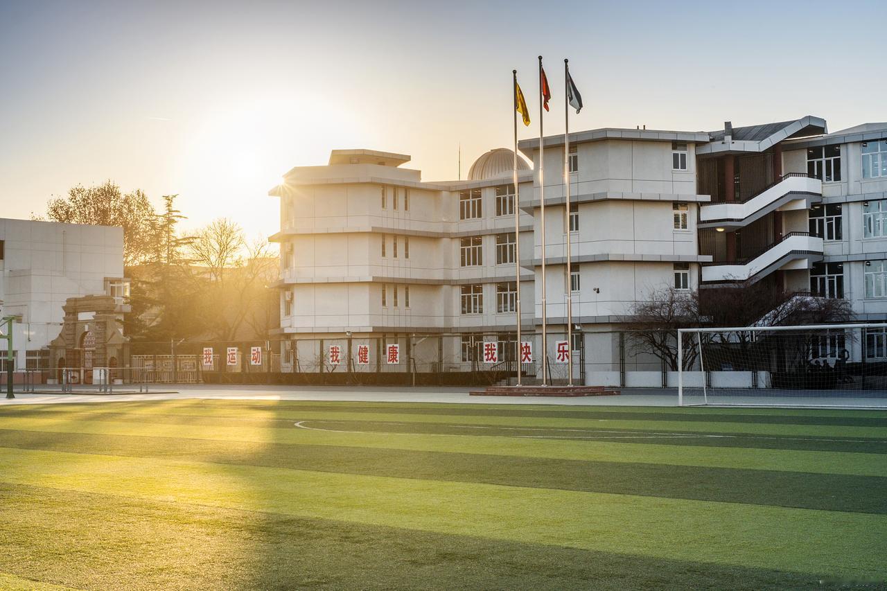 浙江最好的6所中学：浙江省内综合实力最强的6所中学为镇海中学、杭州第二中学、杭