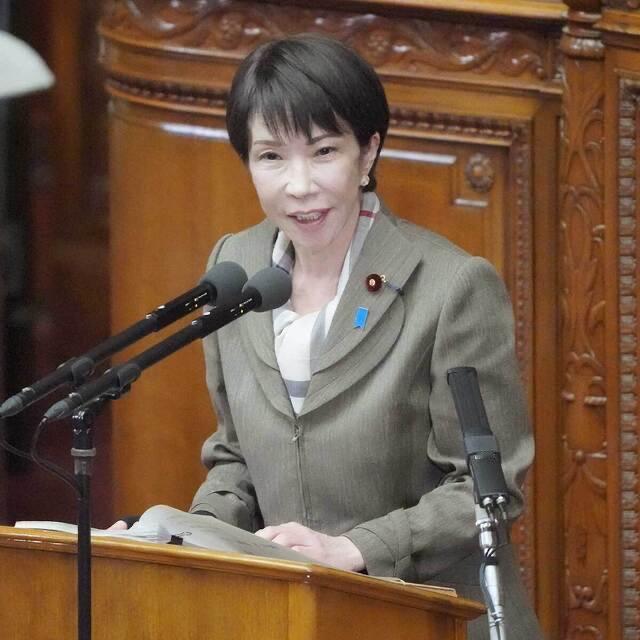 高市早苗想要“逼宫”麻生太郎高市早苗利用胜选后的强势地位，试图削弱甚至架空“逼