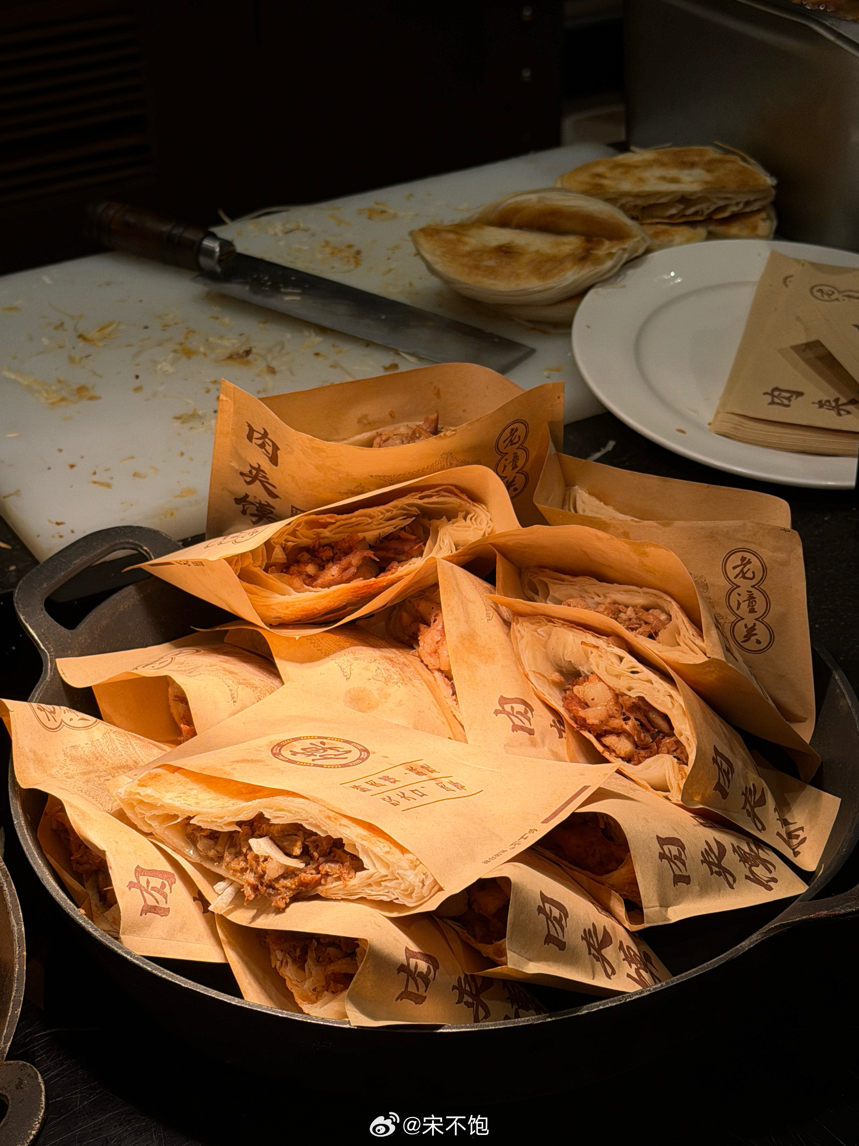 肉松早上睡醒跟我说，妈妈，要是每天都能吃酒店自助早餐就好了，我说那你牛仔裤可能会