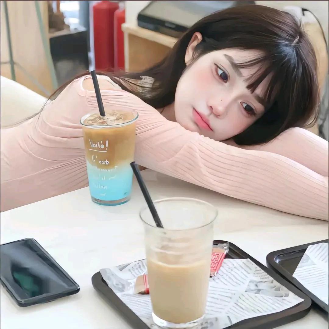 慵懒午后，一杯奶茶，静静享受时光💤🍵