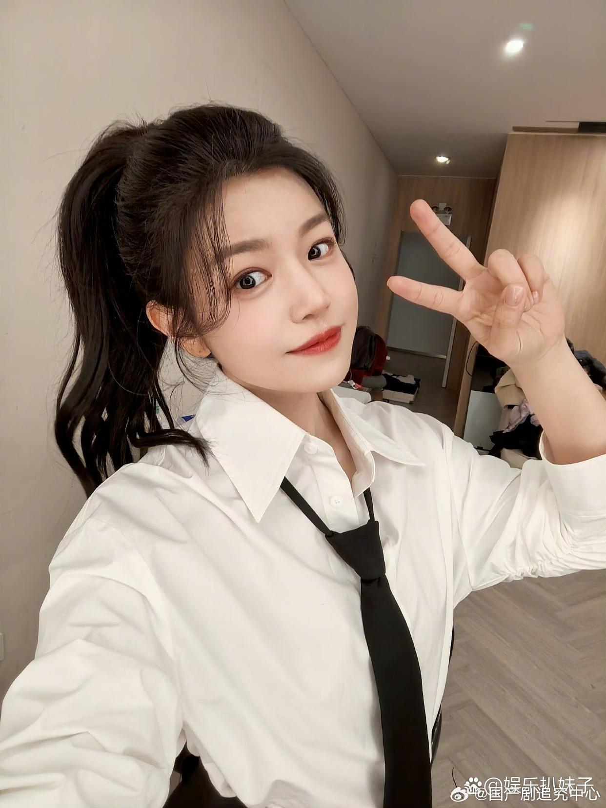 1.冯绍峰是韩寒电影里的隐藏吉祥物，基本上韩寒的电影里都少不了他客串，戏份虽然不