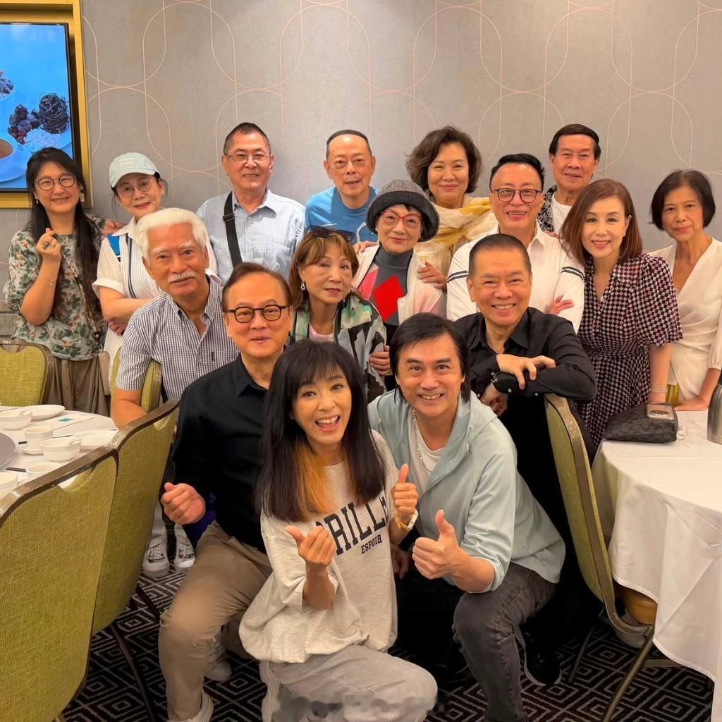 81岁高雄回港召集佳视艺人茶叙初代郭靖黄蓉同框遇上罗乐林勾起神雕侠侣回忆杀81