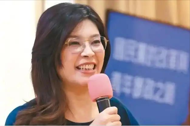 台湾国民党为什么这两年突然铆着劲，要在2028年那场选举里把民进党拉下来？表