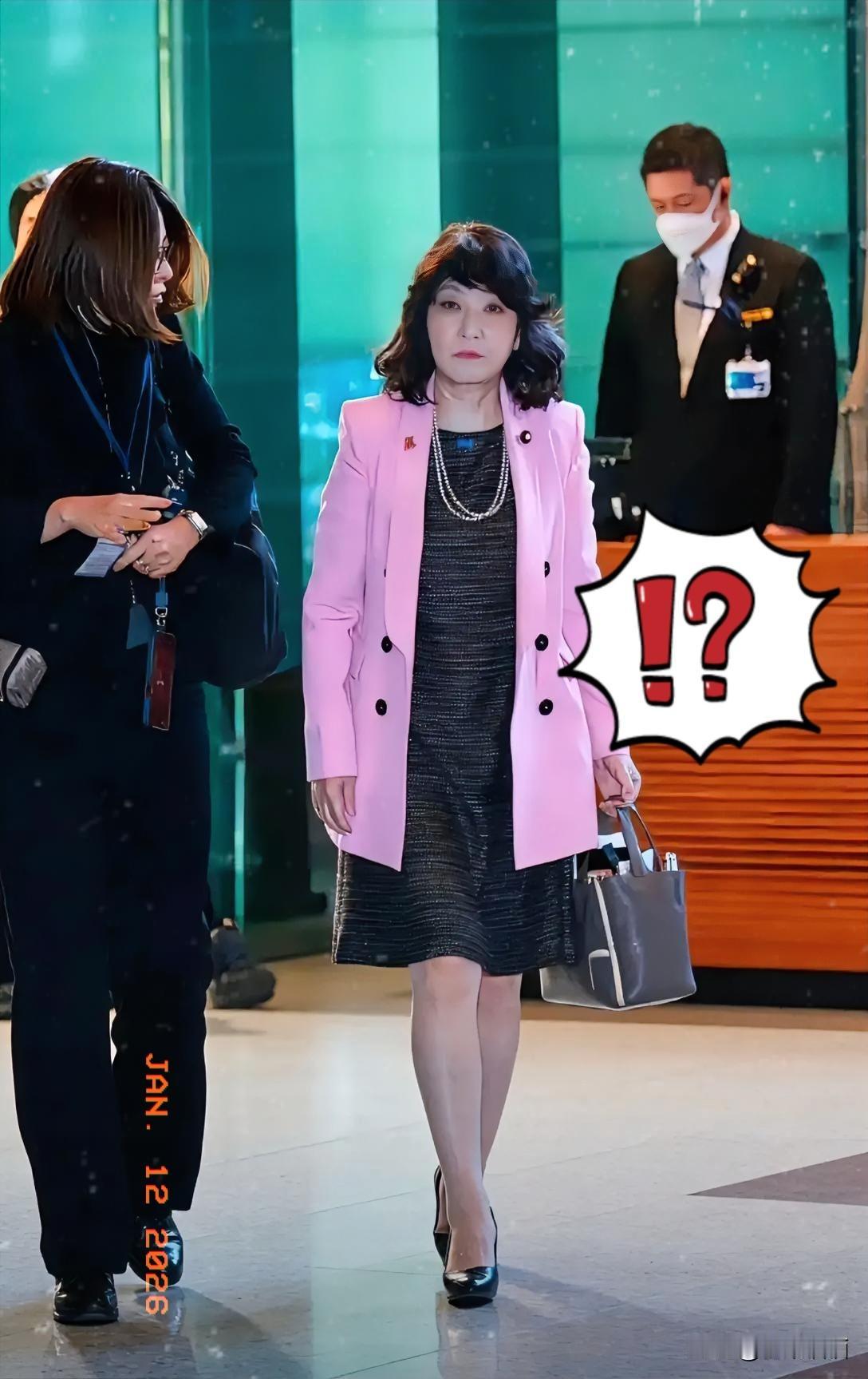 我就喜欢看它们着急又无可奈何的样子12日，日本财政大臣片山皋月威胁中国索要稀