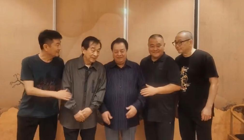 【著名相声演员苗阜晒出相声名家聚会视频，郭德纲望之兴叹，你怎么看？】9月25日